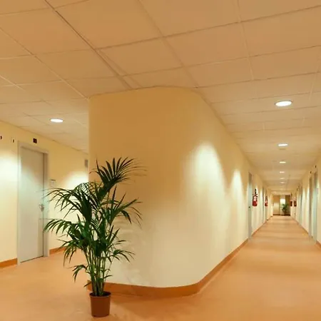 Foresteria Sant'anna فندق فيرّارا